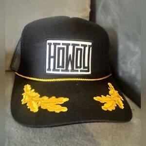 Black and Gold 'Howdy' Trucker Hat